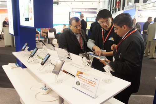 MWC2011:九游(中国)微推出多种移动设备方案
